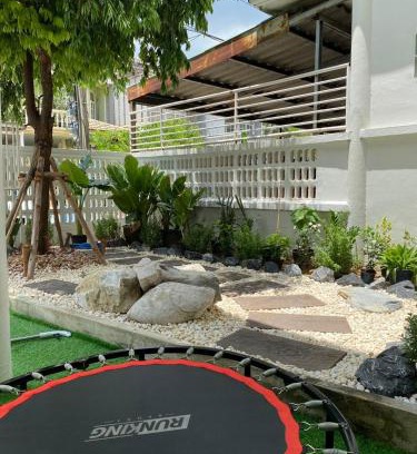 Sena Nikhom Villa | Cheap house 7min next to BTS Kasetsart , 5 bedroom