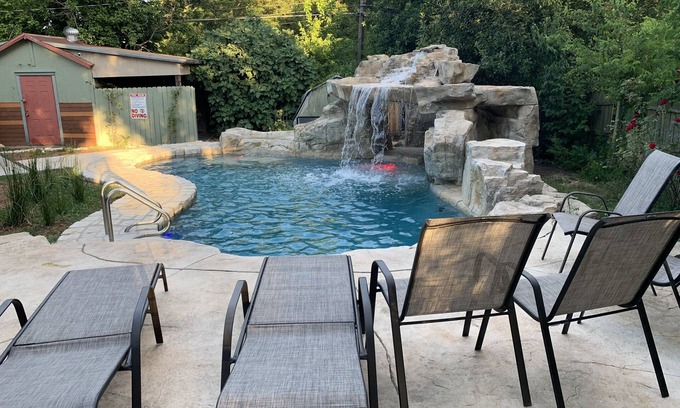 Rio Vista House | Cheatham Pool House San Marcos