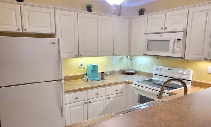 Bluff City Condo | Checkered Flag Terrace