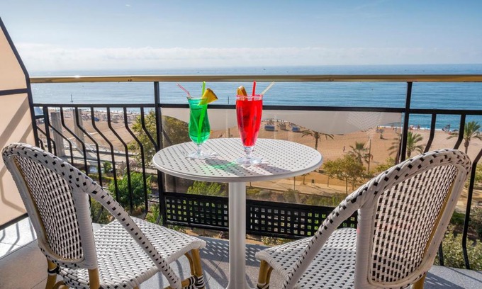 Calella Hotel | Checkin Garbí