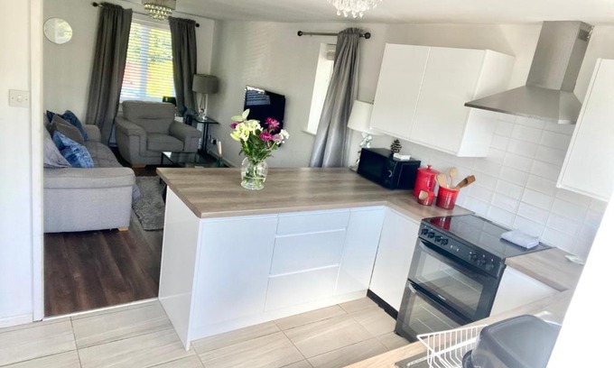 Chester House | Cheerful 2-bedroom home with free parking