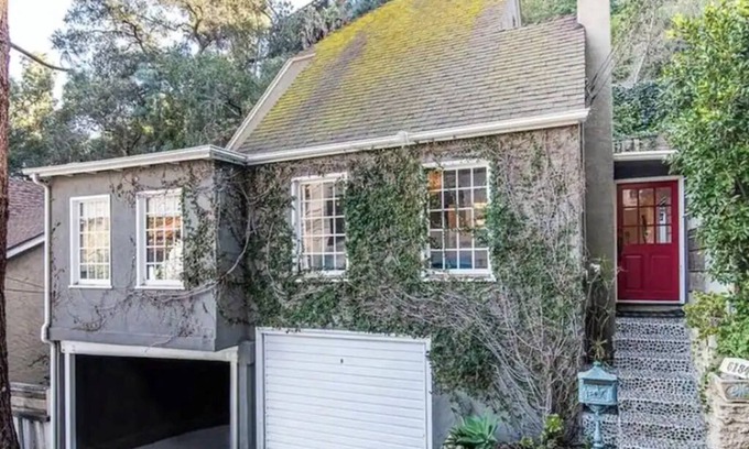 Beachwood Canyon House | Cheerful 2-bedroom garden home with hot tub