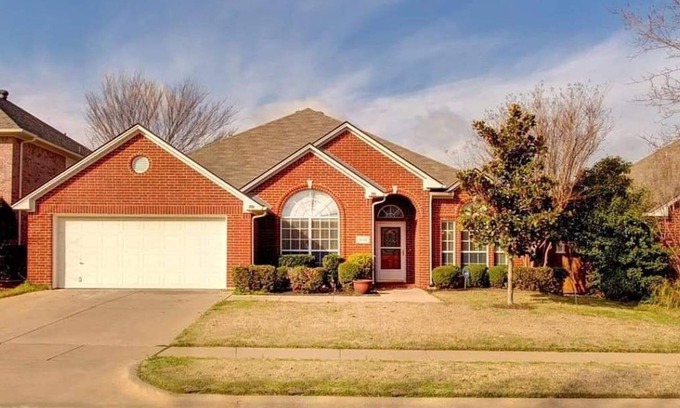West Arlington House | Cheerful 3 bedroom home near Cowboys stadium