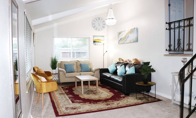 Hampden House | CHEERFUL 3 BEDROOM HOME WITH HUGE BACKYARD