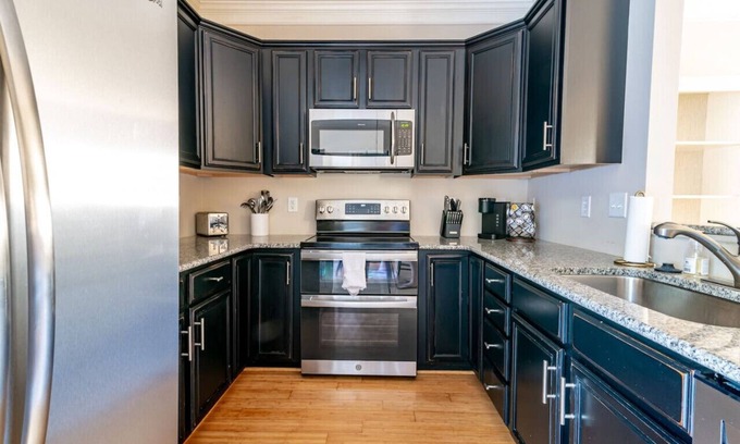 Lynchburg House | Cheerful 3-Bedroom Townhouse with King Bed