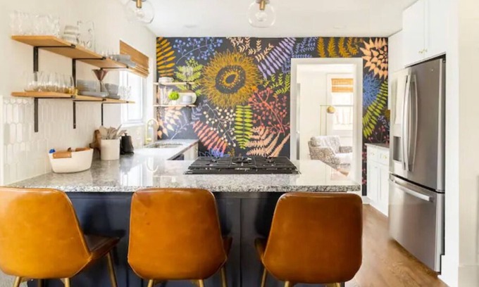 South Hyde Park House | Cheerful 4 bedroom home, open feel + self check-in
