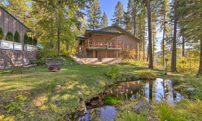 Whitefish House | Cheerful Cabin in the woods with lake views.