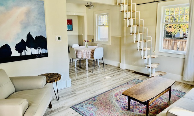 University District House | Cheerful & Clean Bungalow! Fabulous Location!