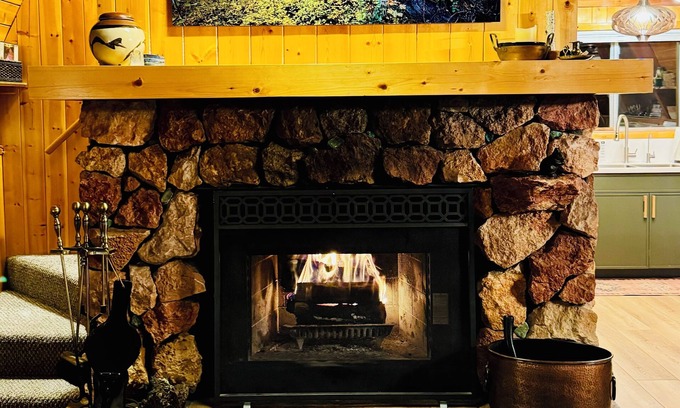 Meadow View Heights Cabin | Cheerful Couples Get-Away Cabin at 8,500 Feet