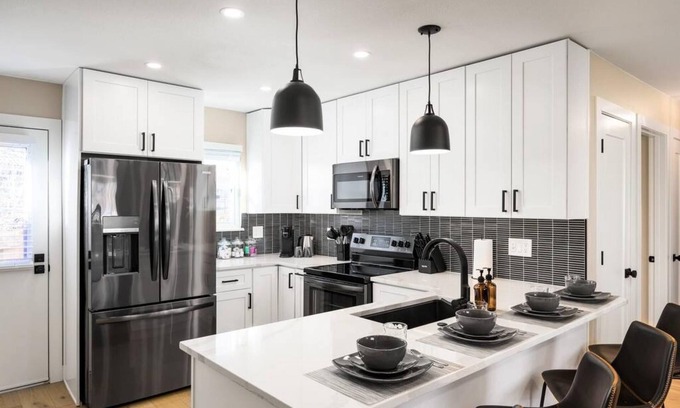 Scenic Heights Apartment | Cheerful Denver Hideaway W 2 Queen Beds Unit B