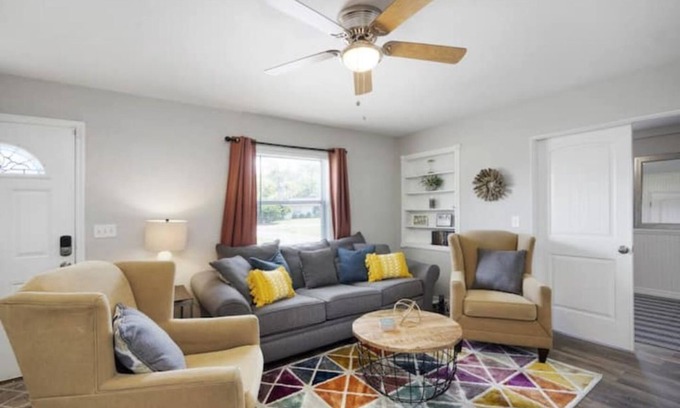 Ellenton House | Cheerful residential home with boat launch access