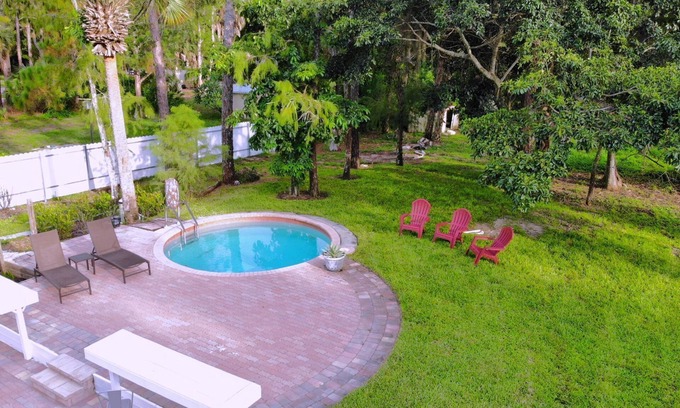 Naples Villa | Cheerfull Villa. Best Location in Naples! All you need in one home.