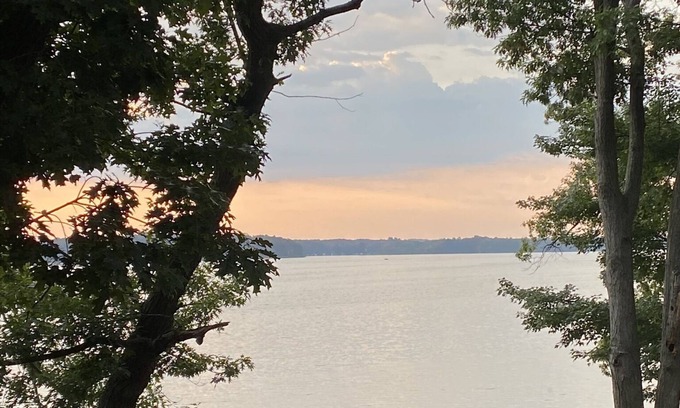 Amery House | Cheers to Blue Skies! - Waterfront on Lake Wapogasset & Bear Trap Lake