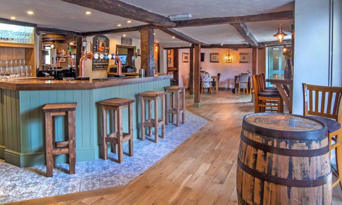 Fladbury Bed & Breakfast | Chequers Inn