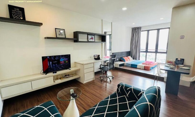 Seri Kembangan Apartment | Cheras Cozy Studio House with Free WIFI , Netflix.