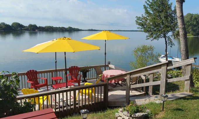 Cherry Valley Cottage | Cherry Beach Family Cottage "on the point"