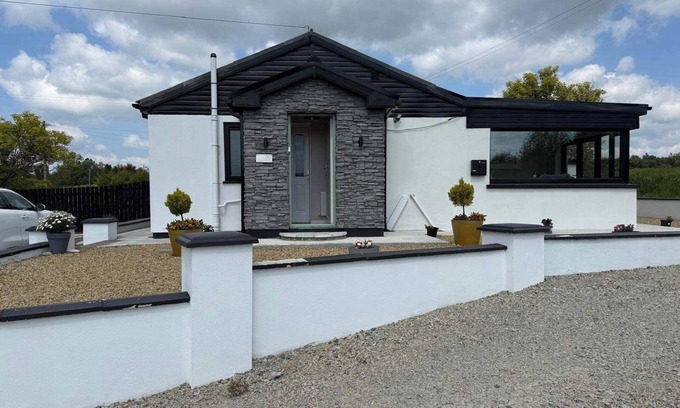 Enniskillen Cottage | Cherry Chirp Cottage in County Fermanagha