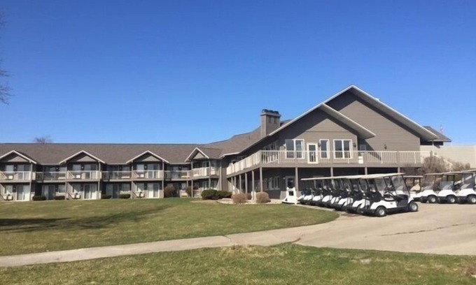 Sturgeon Bay Cabin | Cherry Hills Golf & Lodge