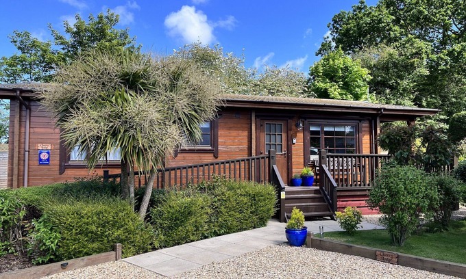 Heacham Cabin | Cherry Lodge, Cedar Springs, Self Catering Log Cabin, Heacham,Close to the Beach