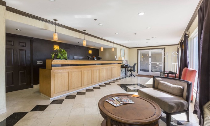 Ponderosa Park Hotel | Cherry Orchard Inn