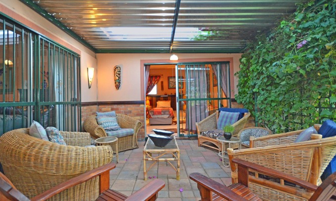 Linden Bed & Breakfast | Cherry Tree Cottage Linden Bed and Breakfast