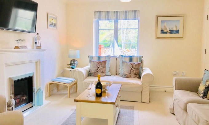 Shanklin House | Chestnut Cottage, Shanklin Rural Retreat