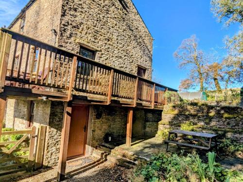 Alston House | Chestnut