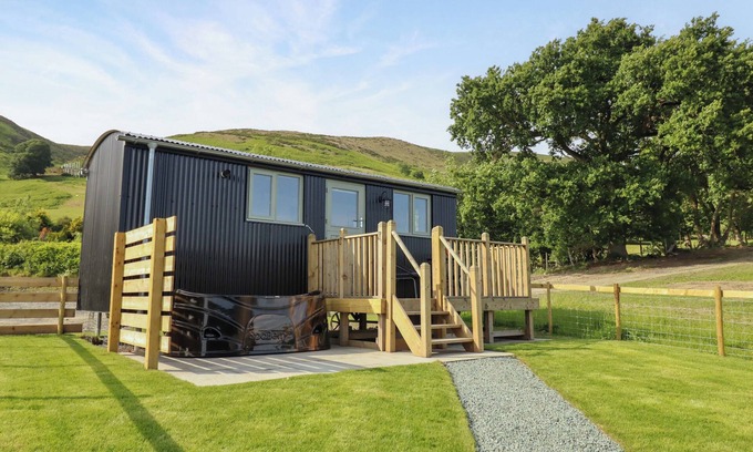 Oswestry Cottage | CHEVIOT, pet friendly, character holiday cottage in Oswestry