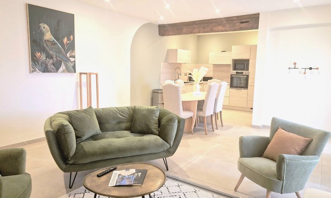 Pezenas Apartment | Chez Diane, Gîte Haut de Gamme Avec Sauna et Piscine, à Pézenas