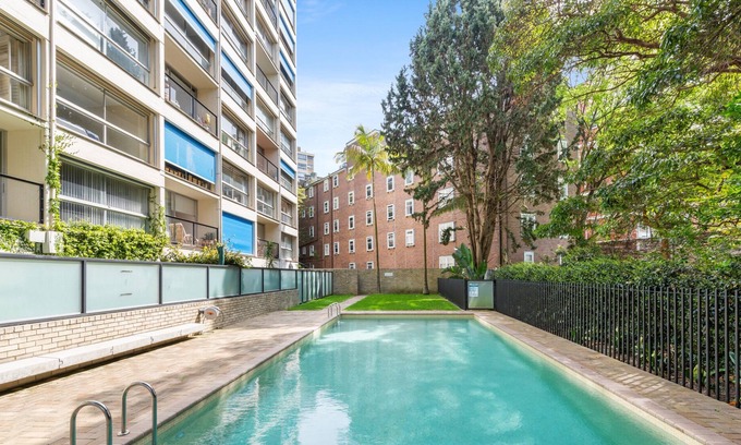 Rushcutters Bay Apartment | Chic 1-Bed with Patio & Pool in Rushcutters Bay