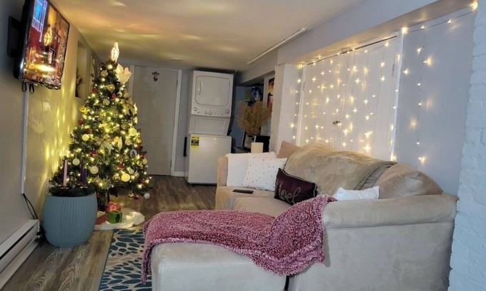 West Side Apartment | Chic 1-bedroom apartment in fantastic Jersey City with Backyard