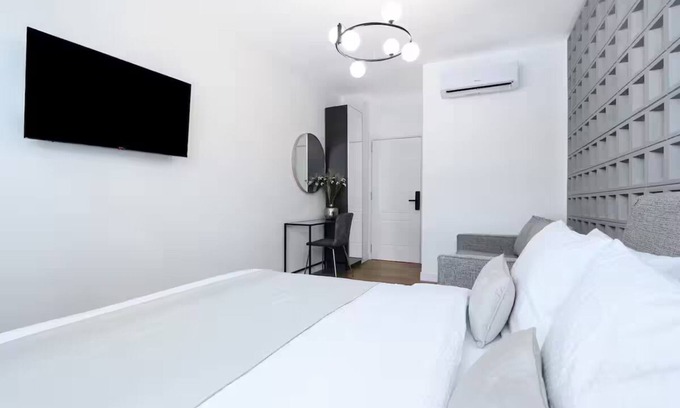 Skadarlija Apartment | Chic 1-bedroom apartment with WiFi, AC in charming Beograd