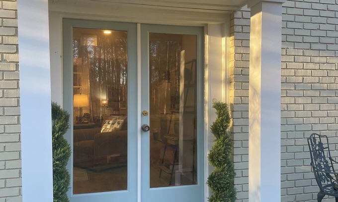 Tate Apartment | Chic 1-bedroom with WiFi and AC in fabulous Alpharetta - Blue Gate