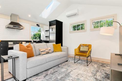 North Queen Anne House | Chic 1BR DADU in Queen Anne