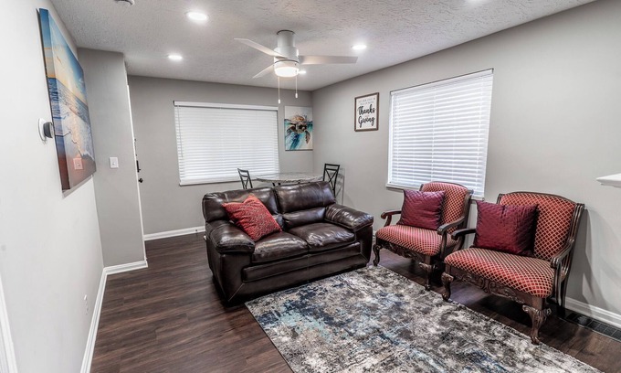 Kettering Apartment | Chic 2-bd Extended Stay Apt in fabulous Kettering.