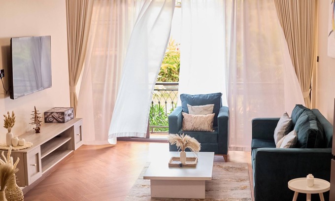 Kampala Apartment | Chic 2-bedroom apartment with WiFi, AC in awesome Bwebajja 003