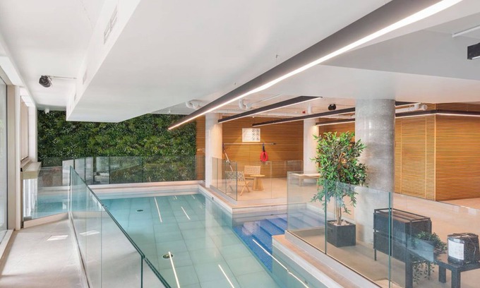 Dudden Hill Apartment | Chic 2-bedroom apartment with WiFi, fitness room in brilliant London