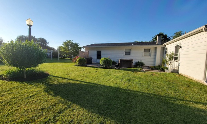 Hummelstown Apartment | Chic 2-bedroom with WiFi and AC in delightful Hummelstown