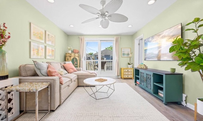 Ventnor City Apartment | Chic 2BR Private Balcony Beach Gear Included!