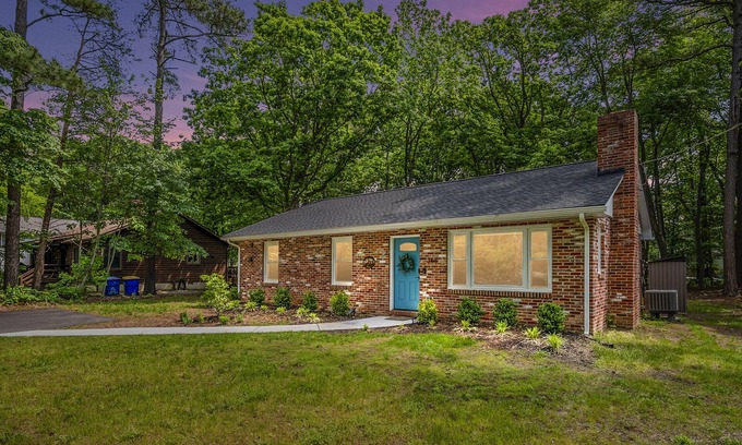 Stevensville House | Chic 3 BR/2 BA Cottage Near Chesapeake Bay