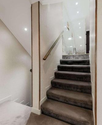 St. Johns Wood Apartment | Chic 3BDR in Prime Central Location