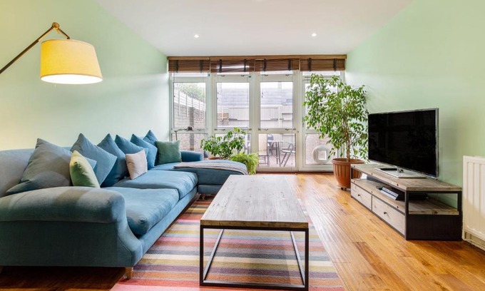 Brixton Hill House | Chic 3Bed House w/Terrace in Brixton