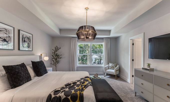 Sylvan Hills House | CHIC 4BR/3.5BA Home 10 min DT/Midtown/ATL Airport