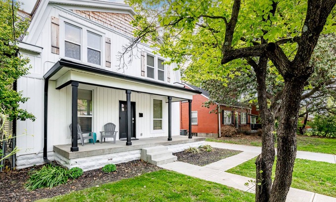 Highlands Douglass House | Chic 4BR Farmhouse Near Historic Bardstown Road