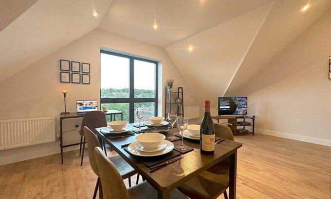 Royal Tunbridge Wells Apartment | Chic and Airy Apartment