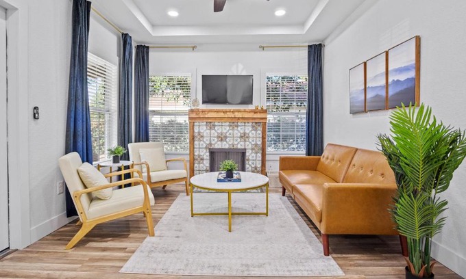 Tampa Heights House | Chic and cozy private getaway!
