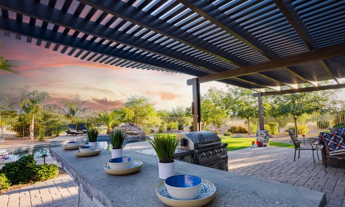 Queen Creek House | Chic and Cozy Retreat w/Heated Pool, Stay long, Save more