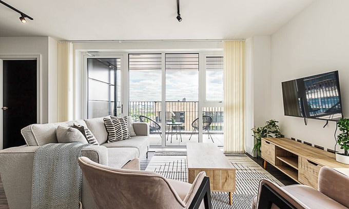 College Park and Old Oak Apartment | Chic and Sleek Sky-High Apartment