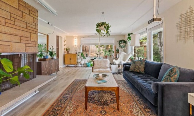 Mill Park House | Chic and Stunning Southeast Sanctuary w/ hot tub!