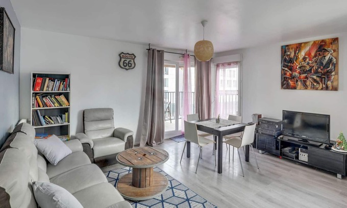 Orly Apartment | Chic apart with parking southern Paris